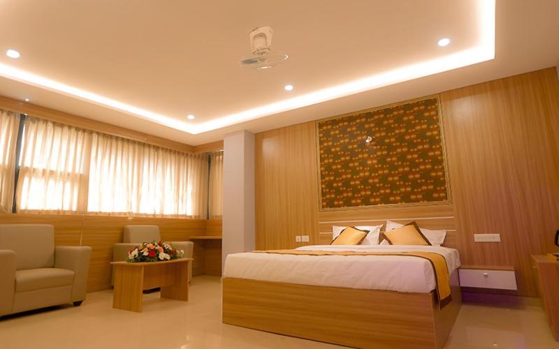 Hotel Emirates Kannangad Exterior foto